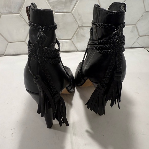 Vince Camuto Black Leather ASTAN Booties Peep Toe Tassel Size 5.5 Stiletto - Picture 4 of 10